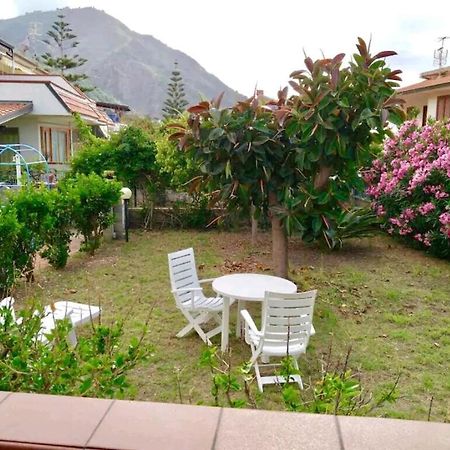 Casa Con Giardino E Terrazzo Vicino Al Mare Villa Piraino Exterior foto